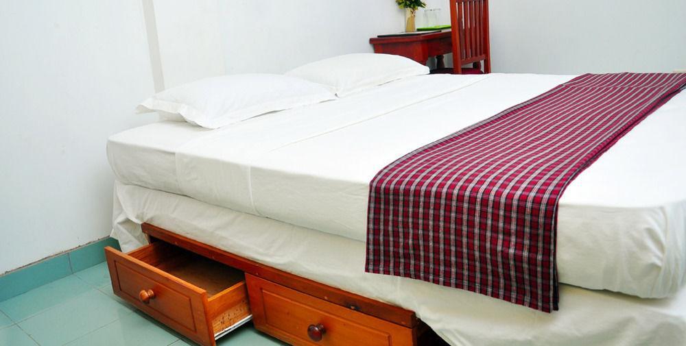 Oyo 290 Night Station Hotel Panadura Eksteriør billede