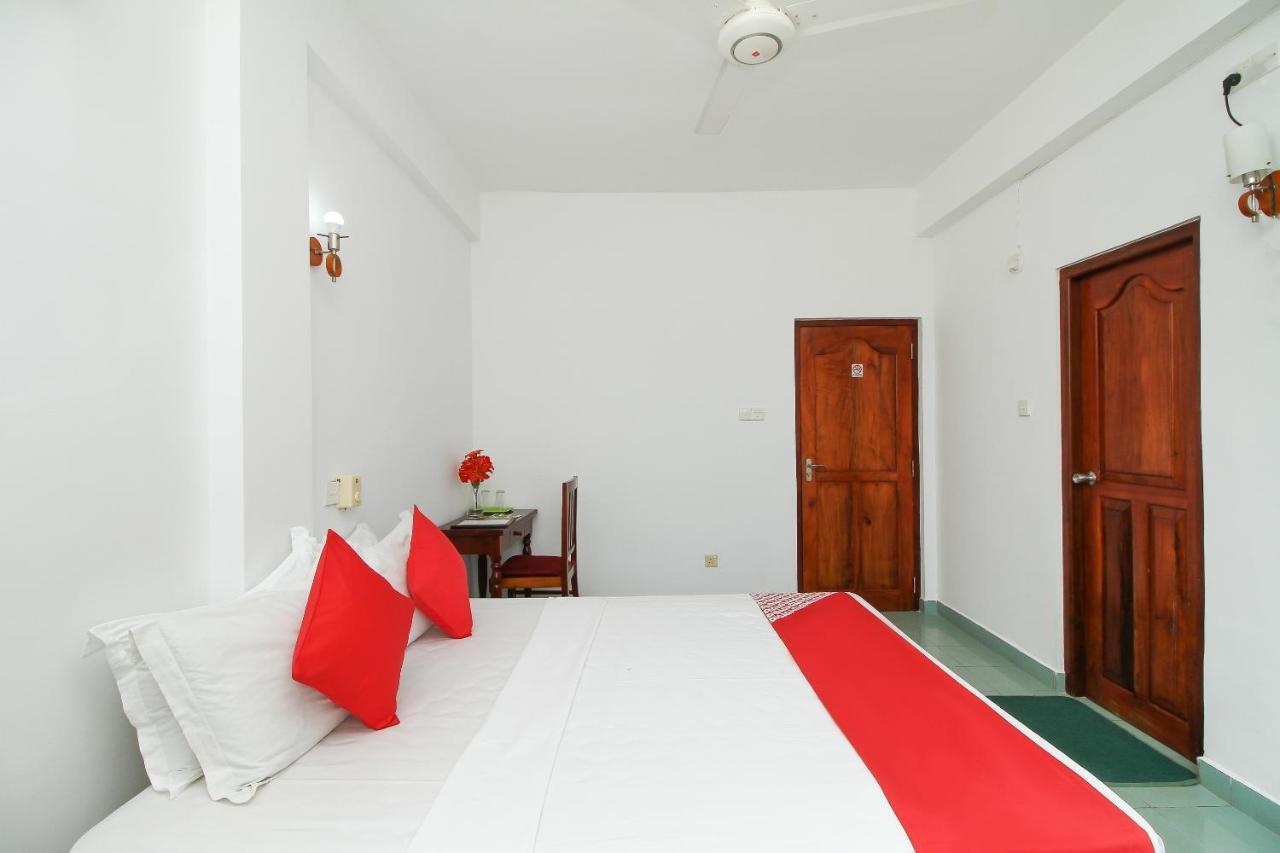 Oyo 290 Night Station Hotel Panadura Eksteriør billede